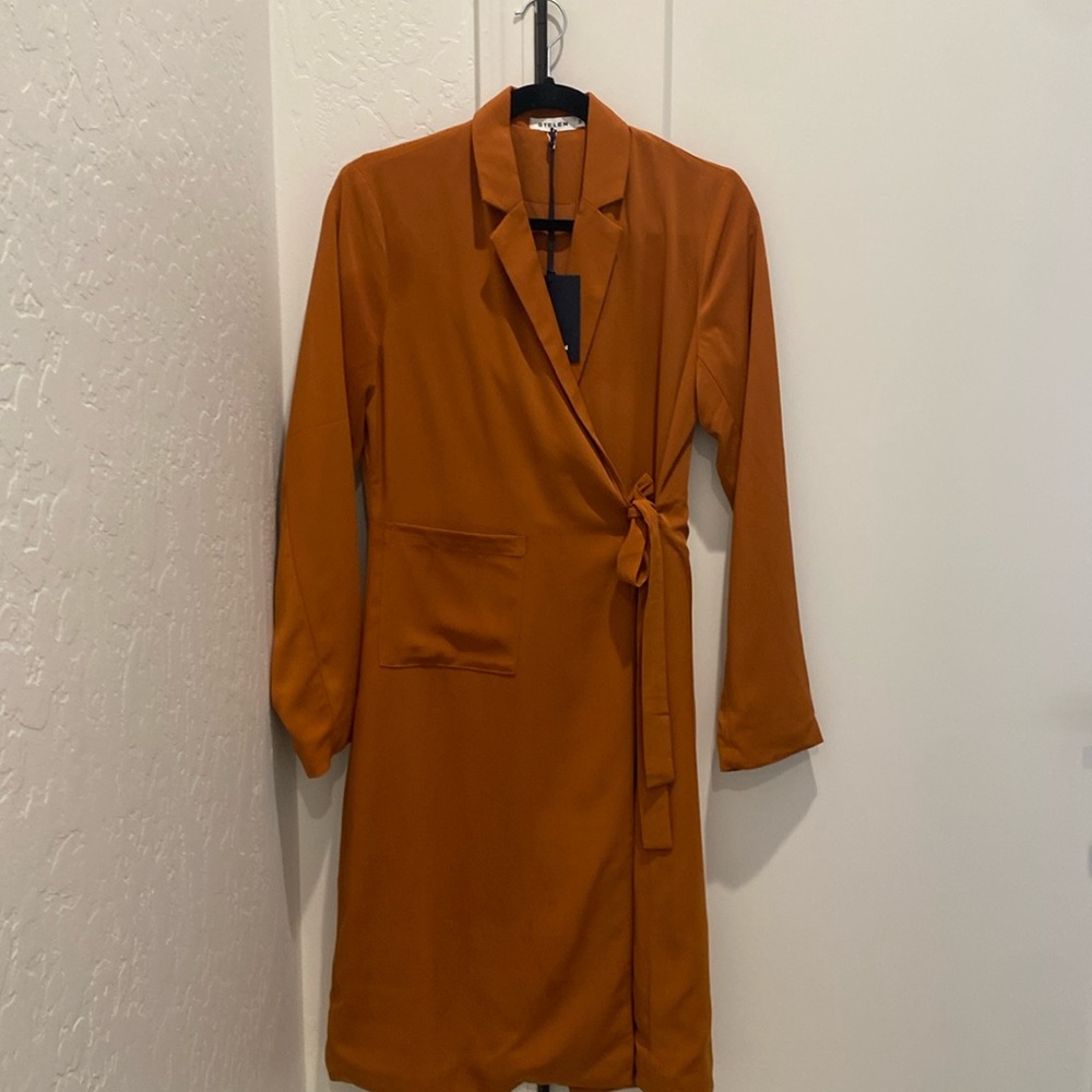 Stelen Lucy NWT
Single Button 
Belted
Long Jacket 
Also described/Dress
Size M